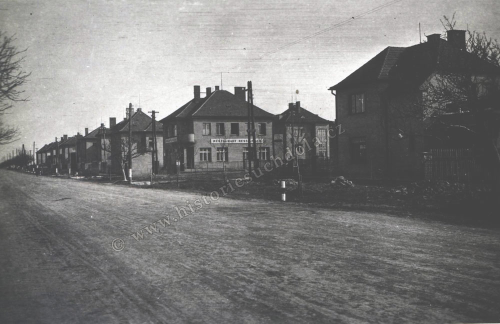 Hospoda-U-Merinskych-asi-1943-Vl.Blazek-vod1000