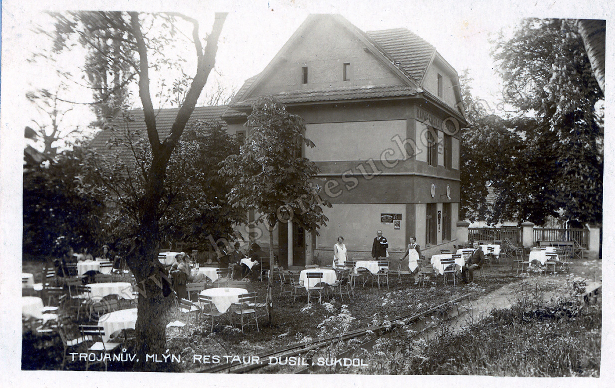 8 pohlednice Trojanův mlýn 1920 (Borýsková M)vod