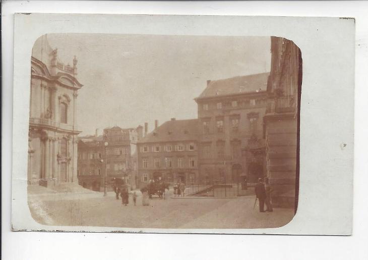 praha-foto-malostranske-namesti-142731463